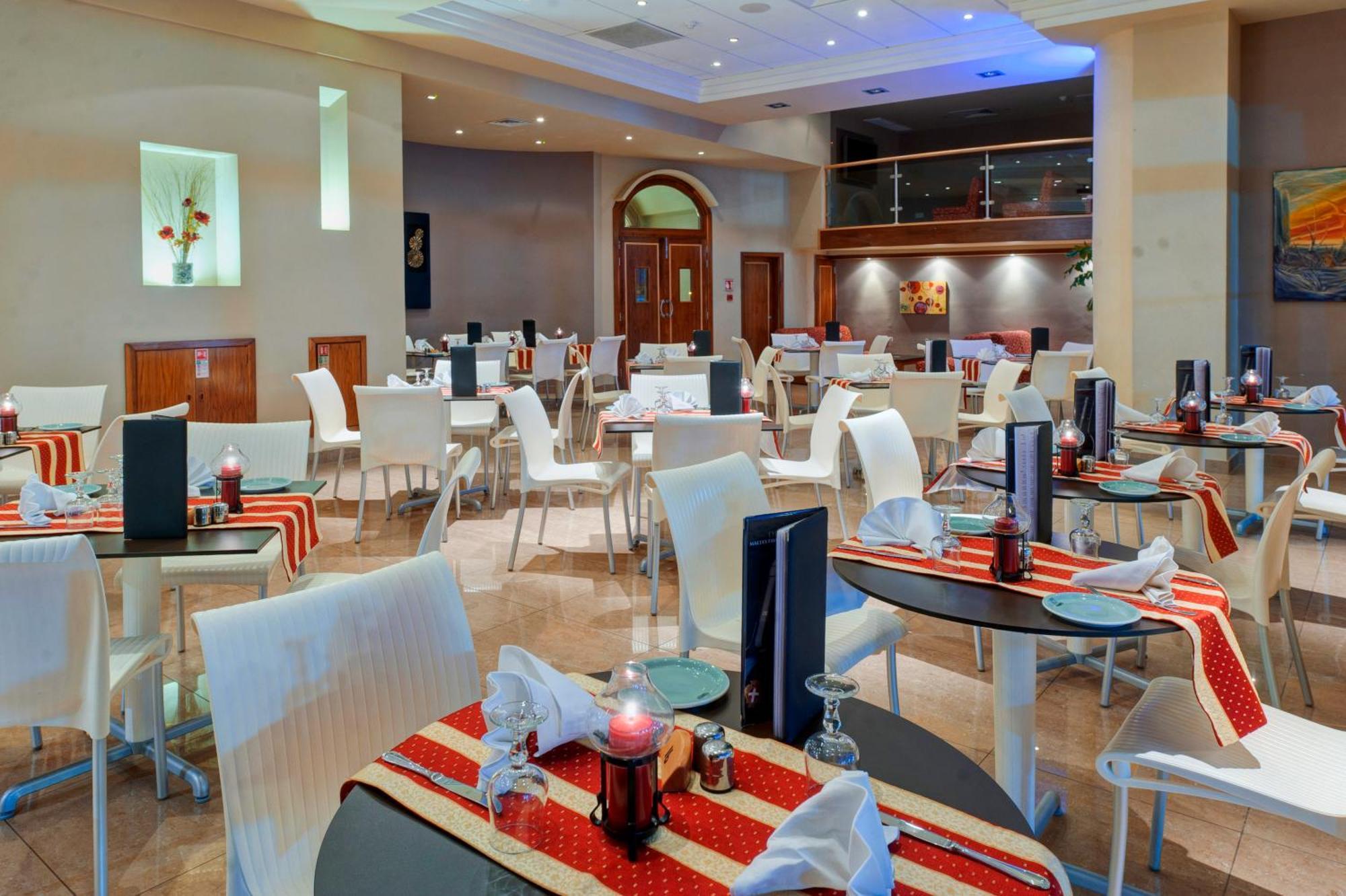 מליאהה Paradise Bay Resort מסעדה תמונה