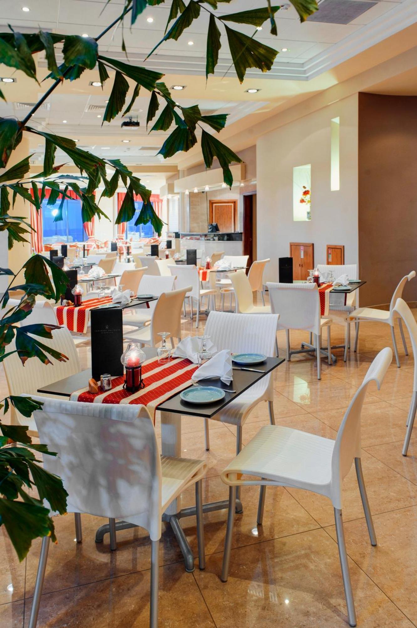 מליאהה Paradise Bay Resort מסעדה תמונה